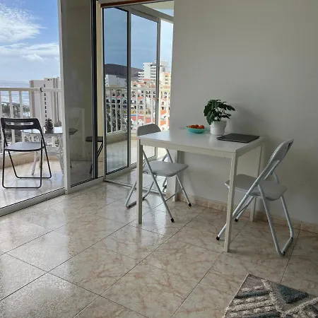 Americas Sea View And Apartment